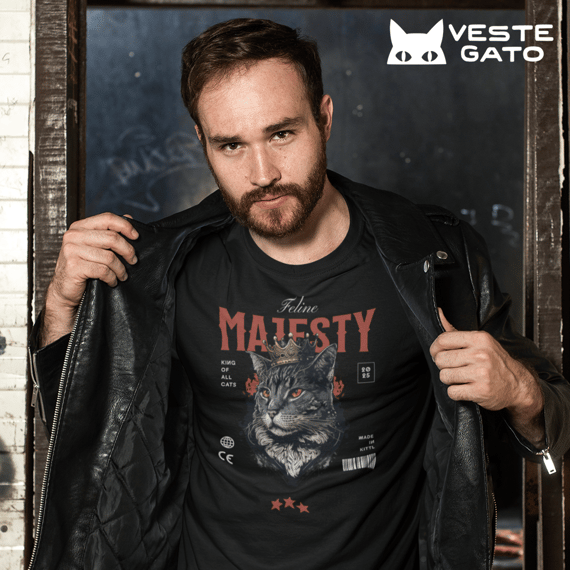 Feline Majesty. King of all cats (Classic)