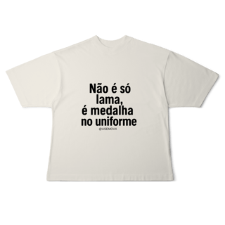 Nome do produto Medalha no uniforme Camiseta Oversized