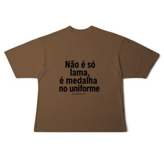 Nome do produto Medalha no uniforme Camiseta Oversized