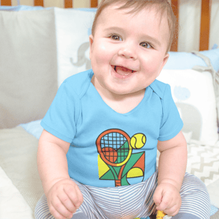 Nome do produto Body Infantil Tênis Conforto & Estilo – 100% Algodão com Estampa Exclusiva