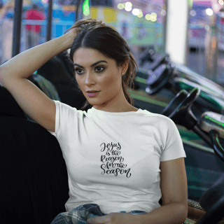 CAMISETA JESUS IS THE REASON FOR THE SEASON
