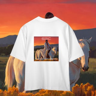 Nome do produto Mariposa Afterglow - Camiseta Oversized