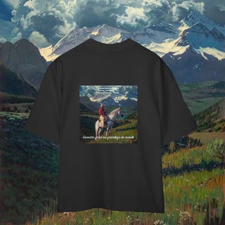 Nome do produto Living with Mountains - Camiseta Oversized