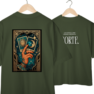 Camiseta Oversized - Levantei e fiz minha própria sorte.