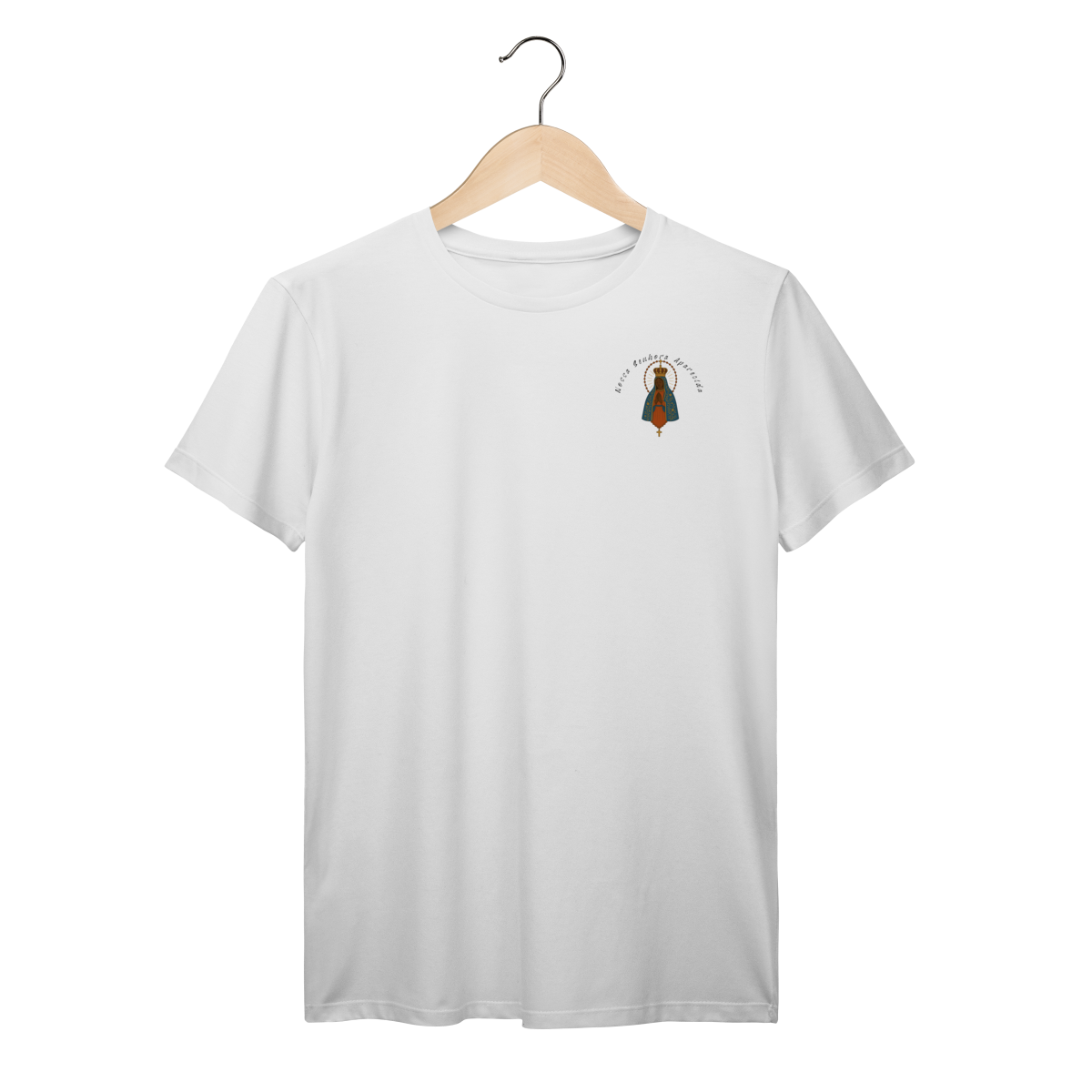Nome do produto: T-Shirt Prime – Nossa Senhora Aparecida (Emblema na Frente + Estampa Grande nas Costas)