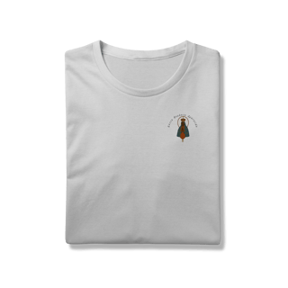 Nome do produto T-Shirt Prime – Nossa Senhora Aparecida (Emblema na Frente + Estampa Grande nas Costas)