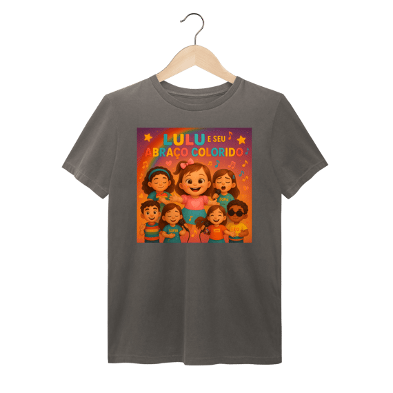 Lulu e Seu Abraço Colorido - T-Shirt Estonada Oficial