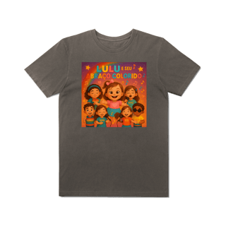 Nome do produto Lulu e Seu Abraço Colorido - T-Shirt Estonada Oficial
