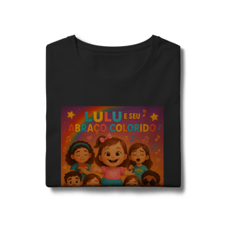 Nome do produto Lulu e Seu Abraço Colorido - Baby Long Pima Oficial