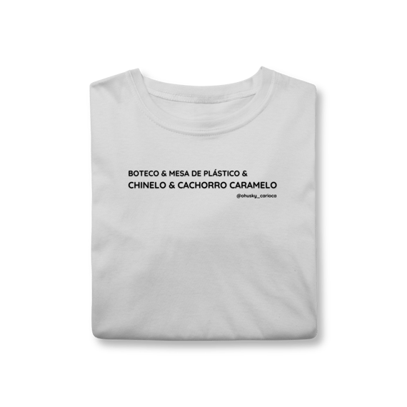 boteco & mesa de plástico & chinelo & cachorro caramelo