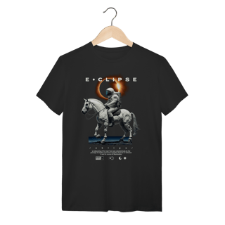 Nome do produto Camiseta Preta Eclipse Astronauta a Cavalo - Algodão Surrealista