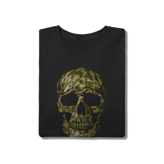 Nome do produto Camiseta Caveira Camuflada Streetwear - Design Luxury Preta