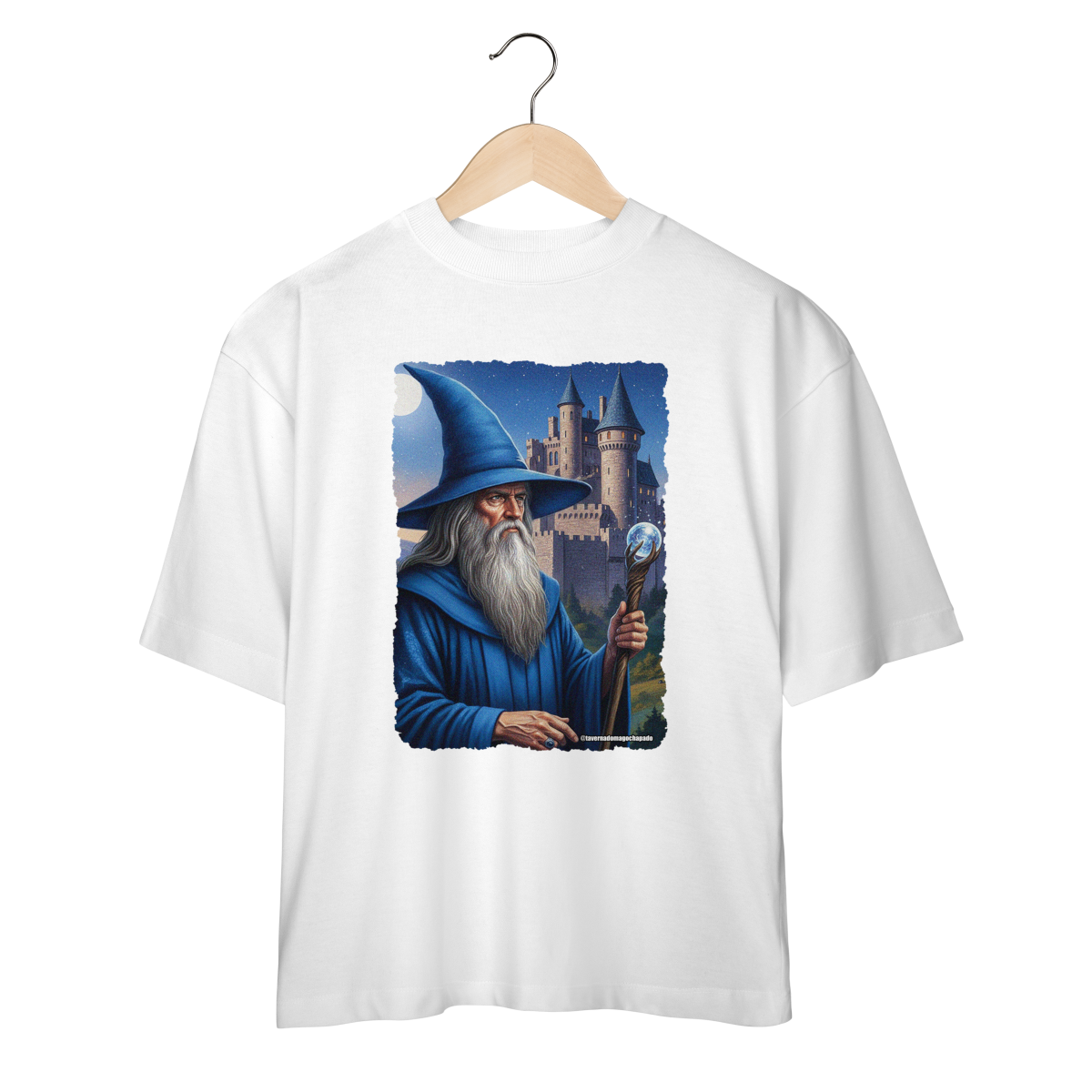 Nome do produto: Camiseta Oversized - Mago azul segurando cajado