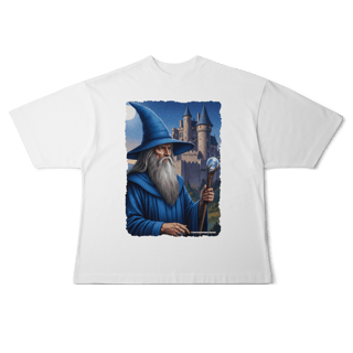 Nome do produto Camiseta Oversized - Mago azul segurando cajado