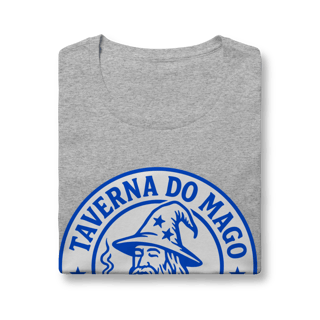 Nome do produto Camiseta Baby Long - Logo Alternativo | Taverna do Mago Chapado