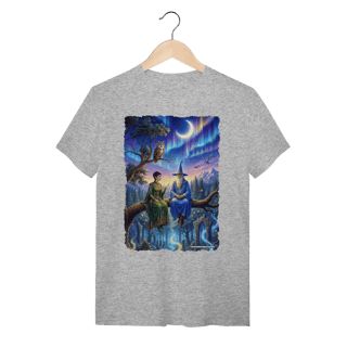 Nome do produto Camiseta Unissex - Mago azul e elfa sentados na árvore