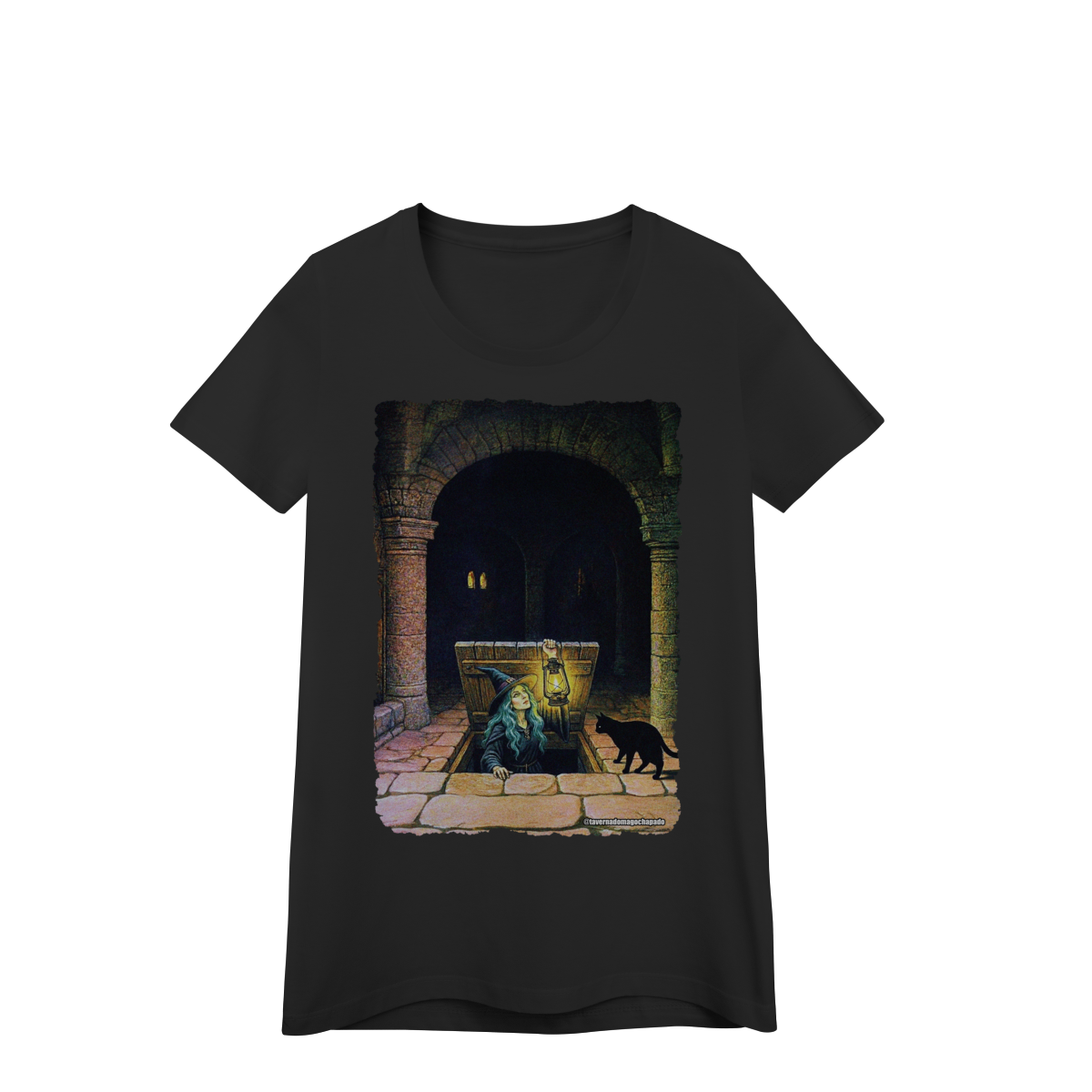 Nome do produto: Camiseta Baby Long - Bruxa saindo do alçapão