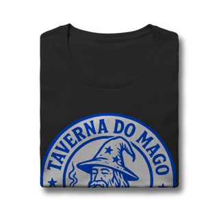Nome do produto Camiseta Baby Long - Logo Alternativo | Taverna do Mago Chapado