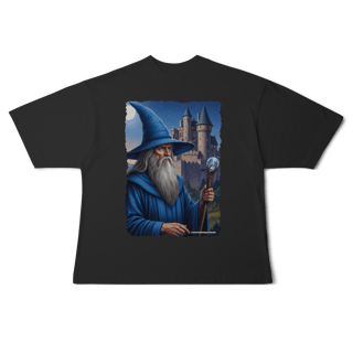 Nome do produto Camiseta Oversized - Mago azul segurando cajado