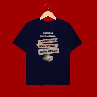 Nome do produto Camiseta Plus Size “Quem lê vive menos”