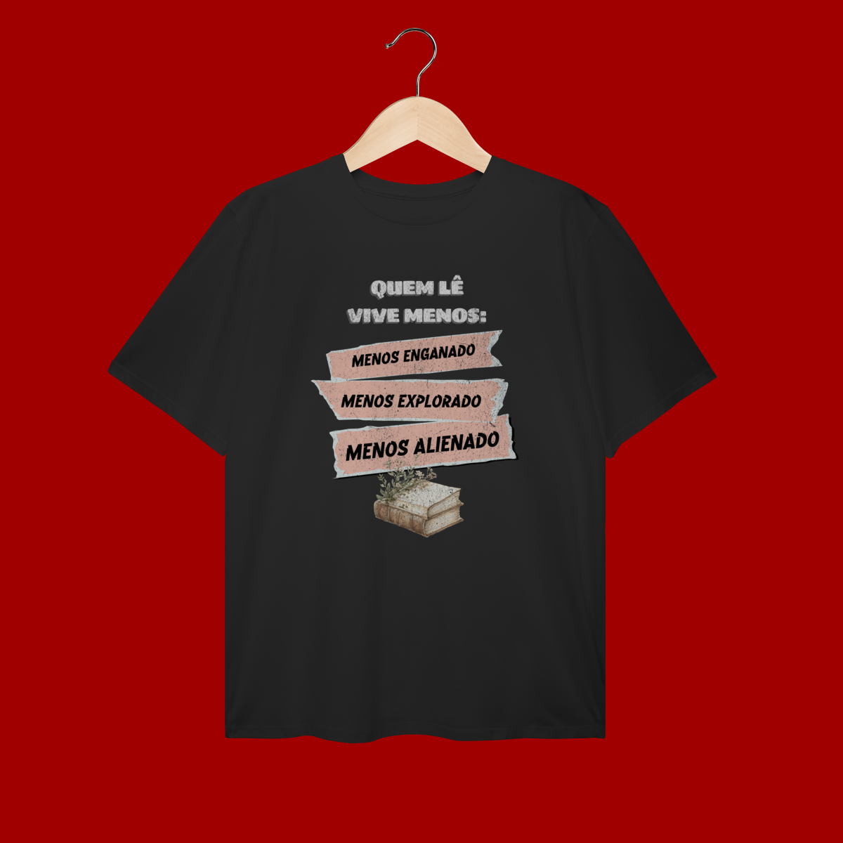 Camiseta Plus Size “Quem lê vive menos”