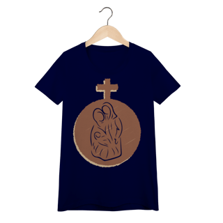 Nome do produto Camiseta Sagrada Família com Cruz – Fé, Proteção e Devoção