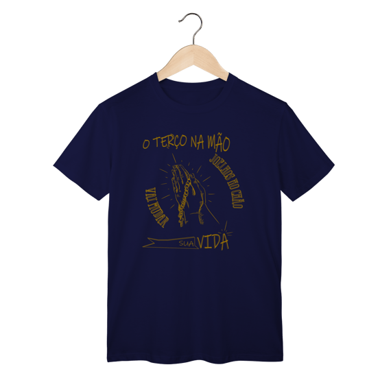 Camiseta “Terço na Mão, Joelhos no Chão” – Fé que Transforma Vidas
