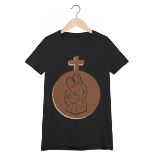 Nome do produto Camiseta Sagrada Família com Cruz – Fé, Proteção e Devoção