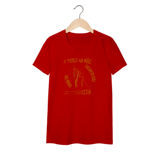 Nome do produto Camiseta “Terço na Mão, Joelhos no Chão” – Fé que Transforma Vidas