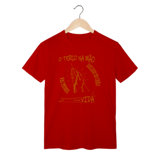 Nome do produto Camiseta “Terço na Mão, Joelhos no Chão” – Fé que Transforma Vidas
