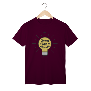 Nome do produto Camiseta “Lâmpada – Jesus, a Luz do Mundo” | Fé que Ilumina Caminhos