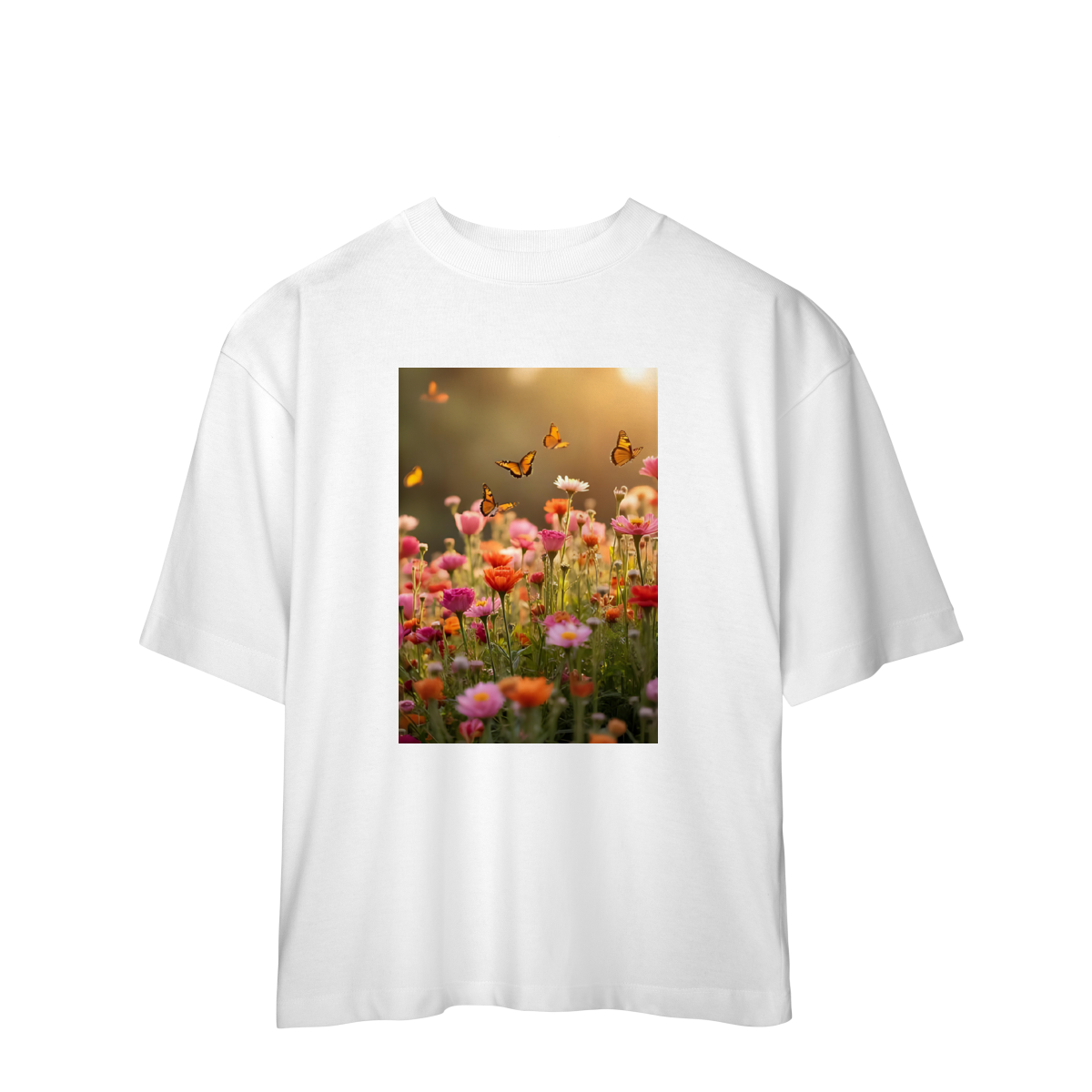 Camiseta Oversized Flores e Borboletas