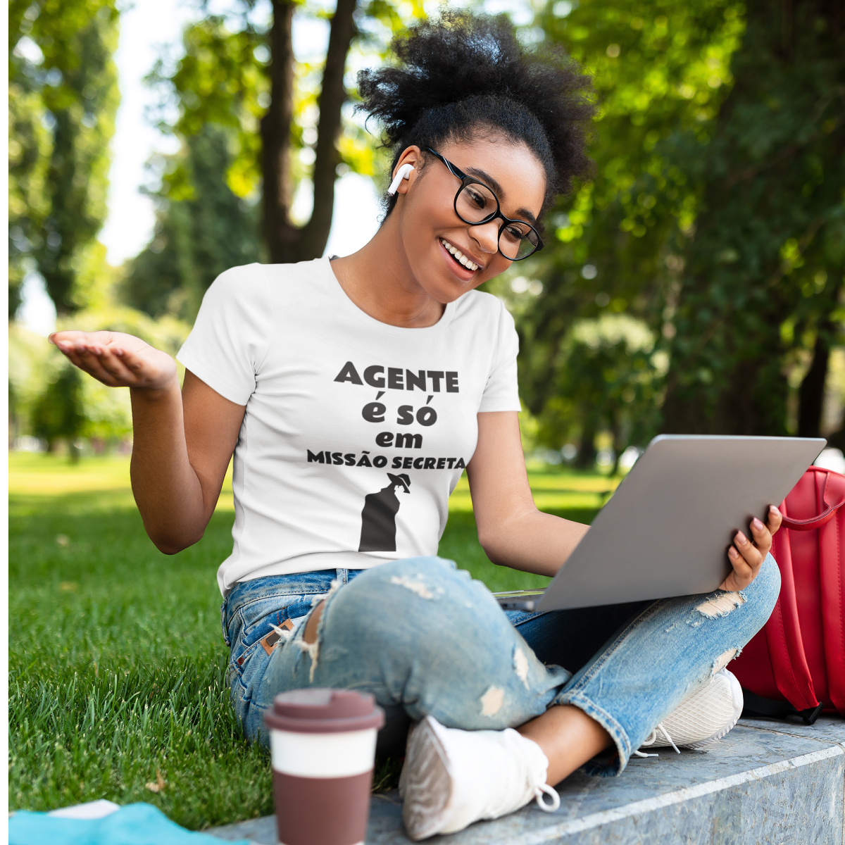 Nome do produto: Camiseta feminina com dica de português: Agente é só em missão secreta