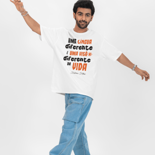 Nome do produto Camiseta Masculina “Uma língua diferente é uma visão diferente da vida”