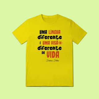 Nome do produto Camiseta Masculina “Uma língua diferente é uma visão diferente da vida”