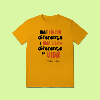Nome do produto Camiseta Masculina “Uma língua diferente é uma visão diferente da vida”