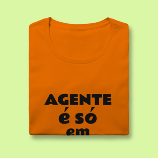 Nome do produto Camiseta feminina com dica de português: Agente é só em missão secreta