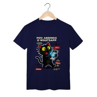 Nome do produto Camiseta POV Abrindo WhatsApp Gato Aterrorizado Gen Z Anxiety