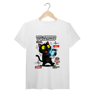 Nome do produto Camiseta POV Abrindo WhatsApp Gato Aterrorizado Gen Z Anxiety