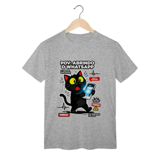 Camiseta POV Abrindo WhatsApp Gato Aterrorizado Gen Z Anxiety