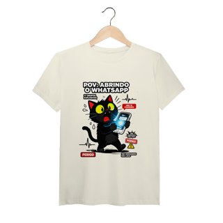 Camiseta POV Abrindo WhatsApp Gato Aterrorizado Gen Z Anxiety