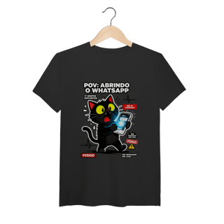 Nome do produto Camiseta POV Abrindo WhatsApp Gato Aterrorizado Gen Z Anxiety