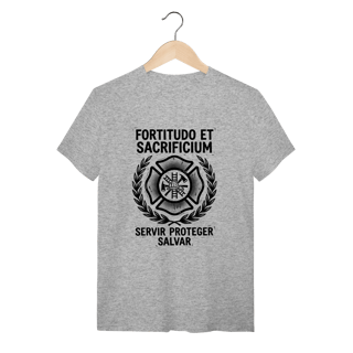 Nome do produto Camiseta Cruz de Malta: O Símbolo da Coragem