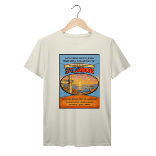 Nome do produto Camiseta Aguardente Salvador Bahia – Rótulo Vintage Brasileiro