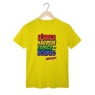 Nome do produto Camiseta Lésbica Não Pede Espaço — Ocupa