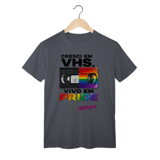 Nome do produto Camiseta Cresci em VHS, vivo em Pride