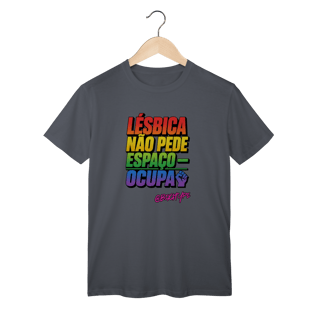 Nome do produto Camiseta Lésbica Não Pede Espaço — Ocupa