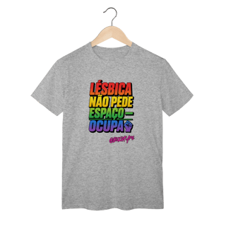Nome do produto Camiseta Lésbica Não Pede Espaço — Ocupa