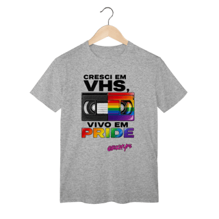 Nome do produto Camiseta Cresci em VHS, vivo em Pride