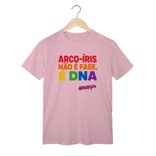 Nome do produto Camiseta Arco-íris não é fase, é DNA